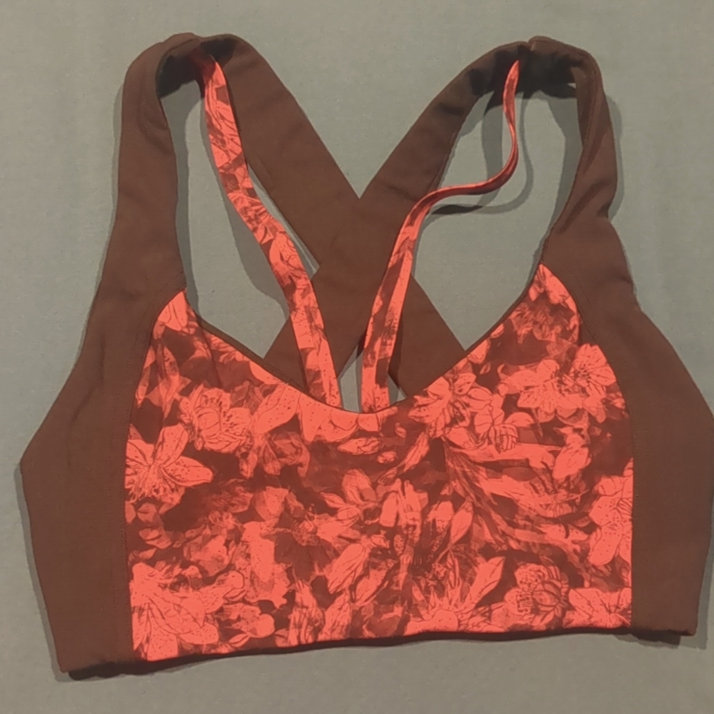 Lululemon sports bra